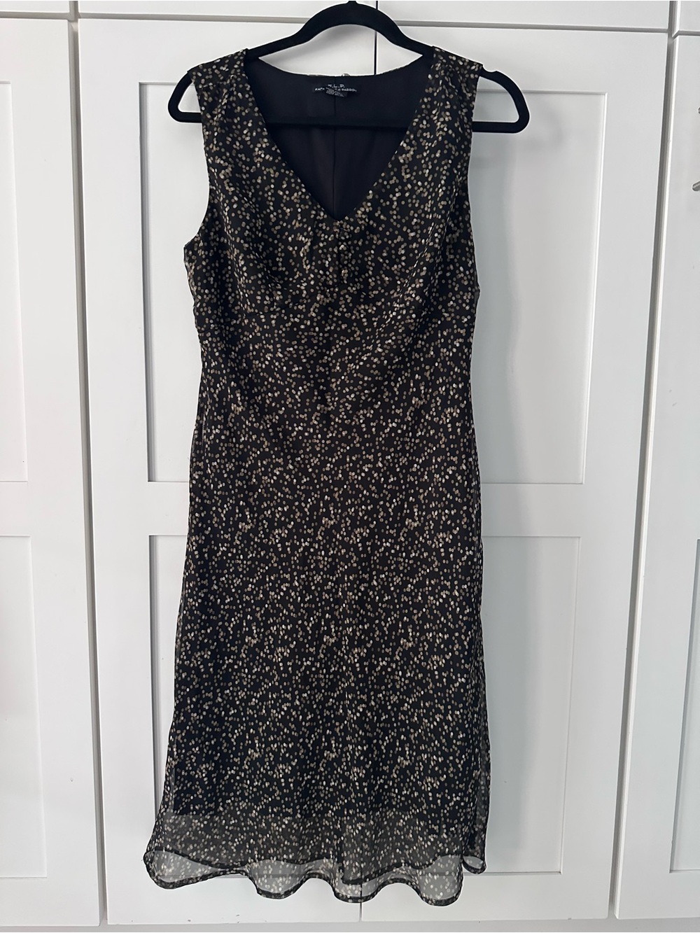 Sleeveless Black Midi Dress with Beige Floral Print